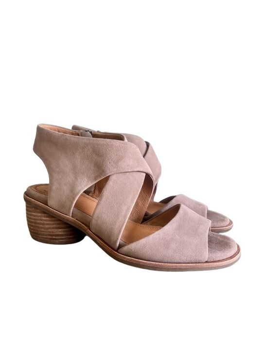 Sofft Shoes - Sofft Women's Camille Stone Suede Heeled Shoe Size 9 #211A